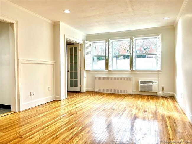 Building Photo - 11 Bedford Ave