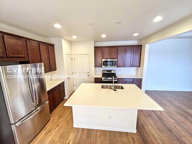 Foto del edificio - 10811 N Montane Dr