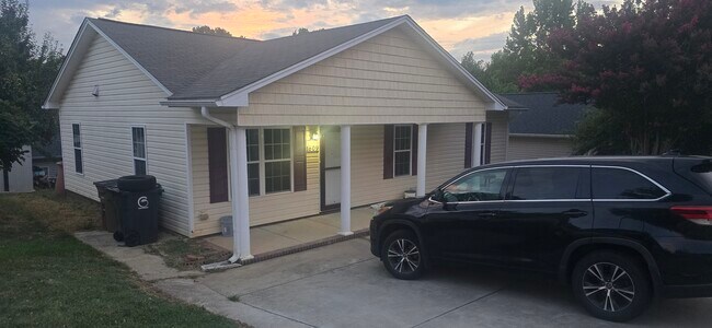 Foto del edificio - 1609 Sunrise Valley Dr