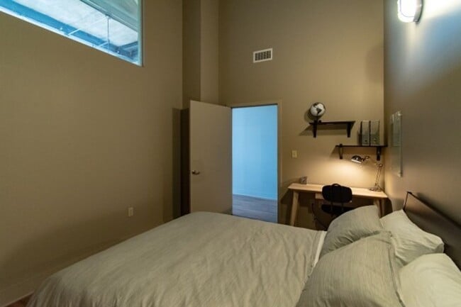 Building Photo - 2320 Lofts