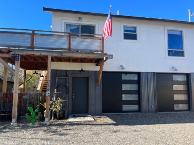 Foto del edificio - 123 1/2 S E St