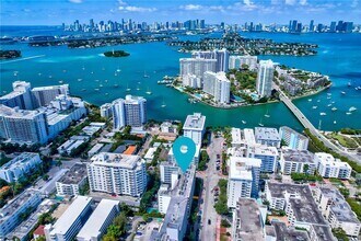 Building Photo - 1340 Lincoln Rd