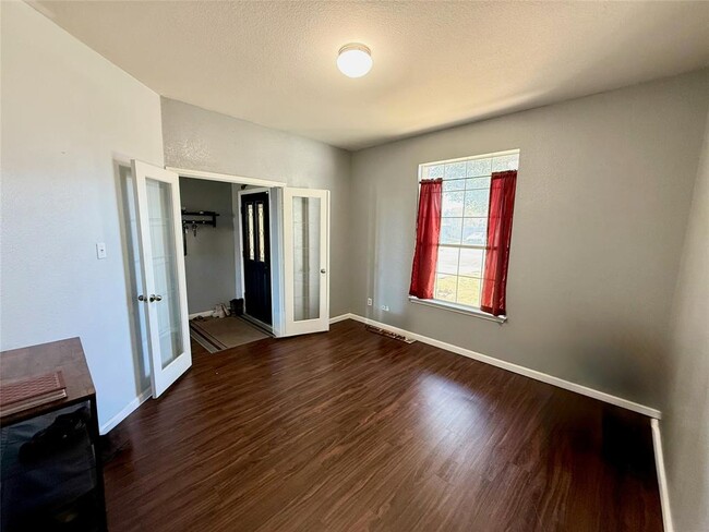 Building Photo - 396 Feathergrass Dr