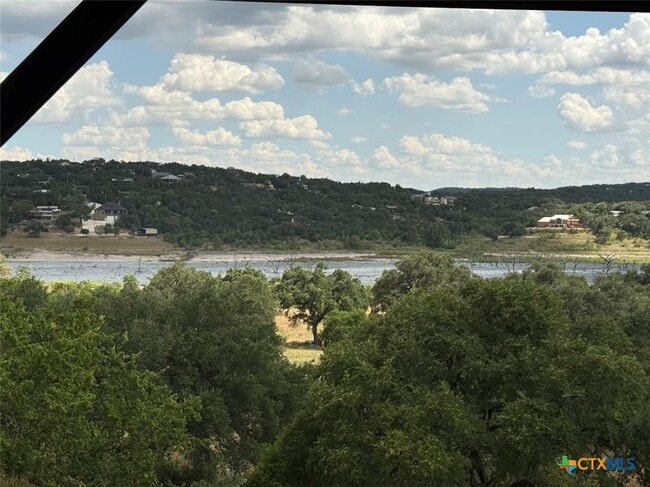 Building Photo - 1832 Canyon Lake Dr