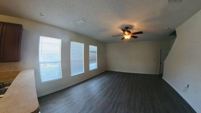 Foto del edificio - 515 Hopewell Dr