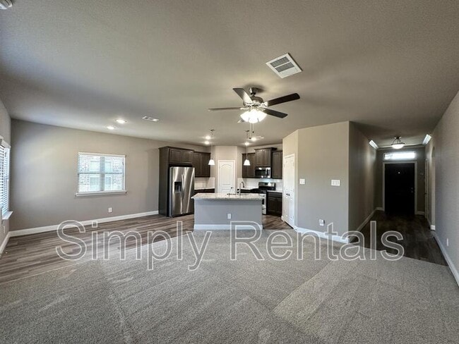 Building Photo - Ashwood Dr 7817