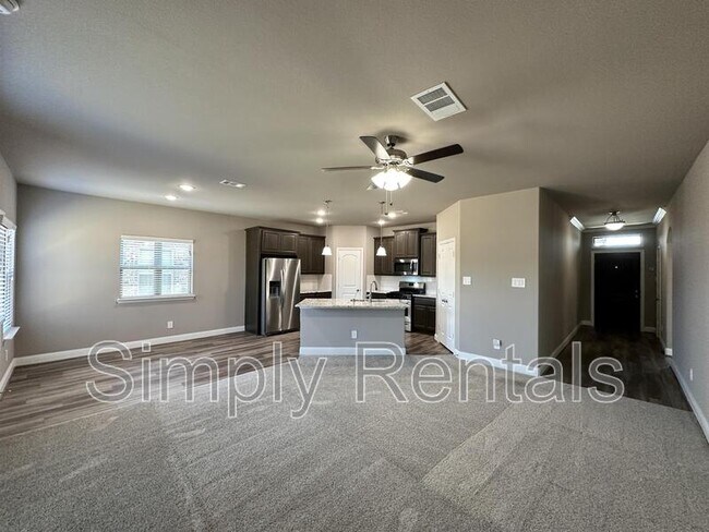Foto del edificio - Ashwood Dr 7817