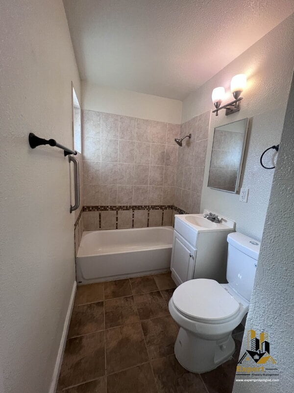 Foto del edificio - 480 Lindley Dr
