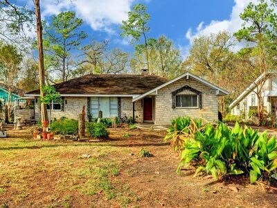 Building Photo - 2106 Forest Oaks Dr