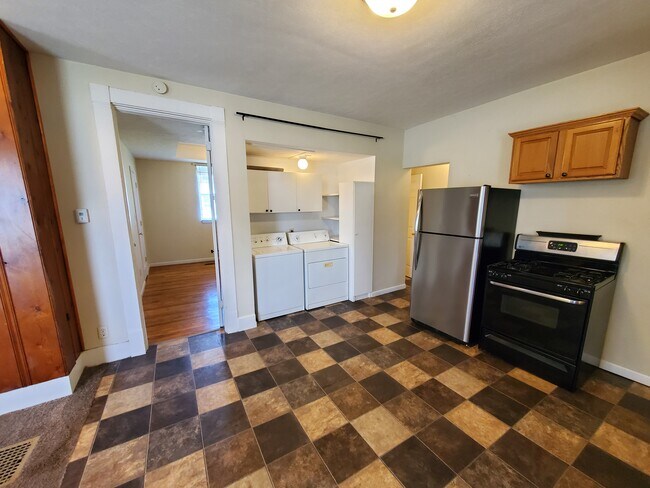 Foto del edificio - 328 Milton Ave