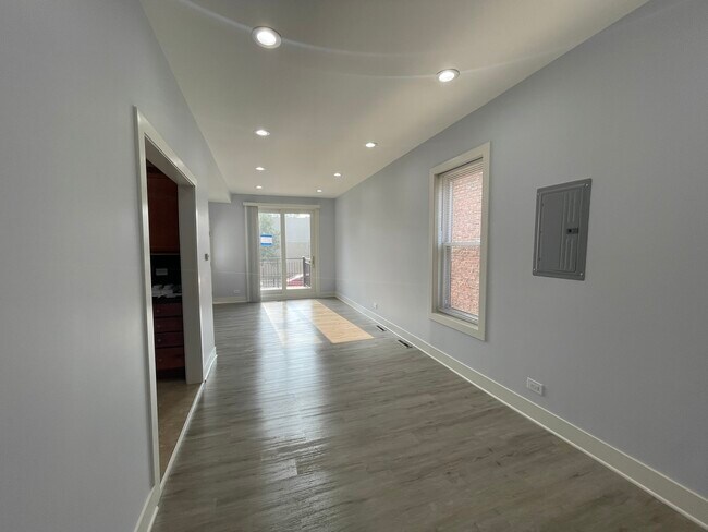 Building Photo - 1236 N Central Park Ave