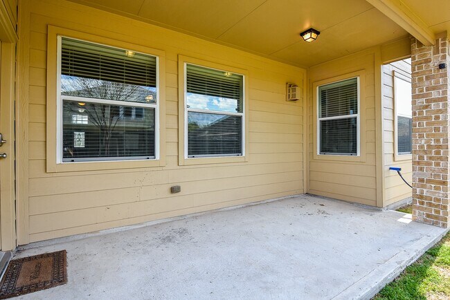 Foto del edificio - 26302 Sandahl Ct