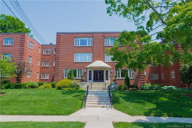 Building Photo - 30 Outlook Ave