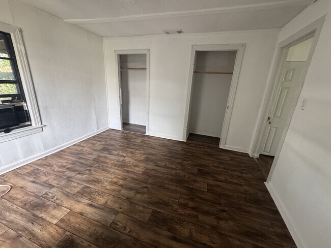 Foto del edificio - 403 E North St