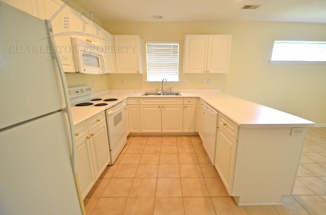 Building Photo - 1681 Baltusrol Lane- Mt Pleasant