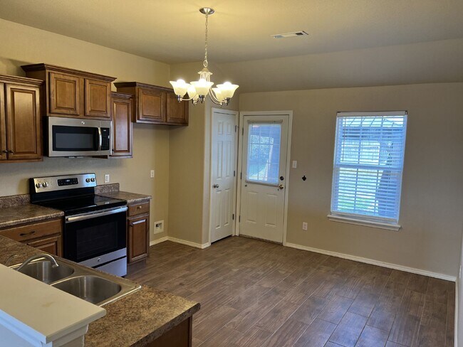 Building Photo - Charming 3 Bed, 2 Bath Rental Property in Barling, AR - Move-in Ready!