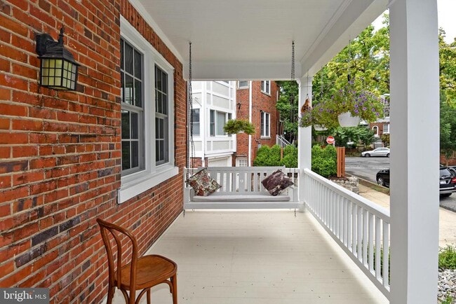 Building Photo - 2426 Observatory Pl NW