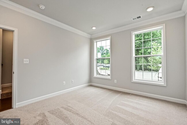 Building Photo - 4404 Fair Lakes Ct