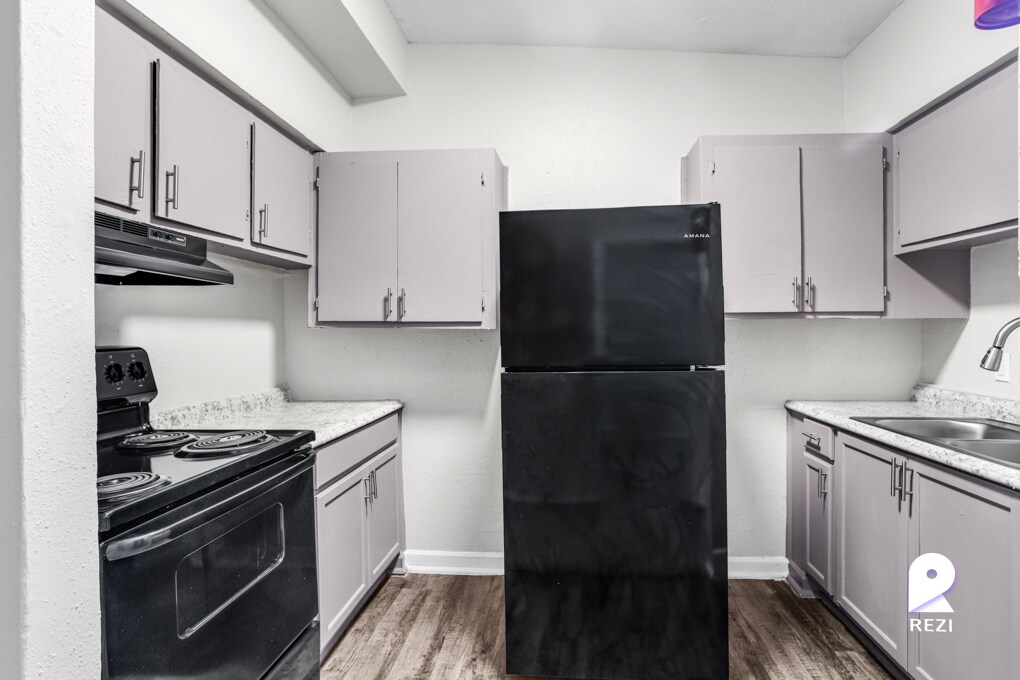 Foto principal - 8217 Fulton St