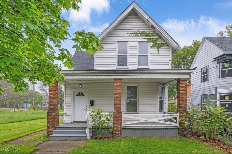 Foto principal - 2056 W 95th St