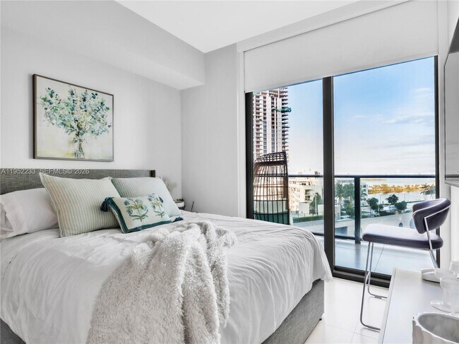 Foto del edificio - 501 NE 31st St