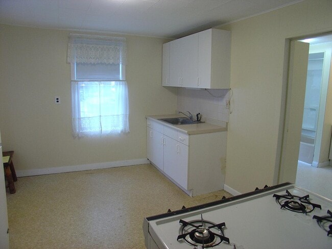 Building Photo - 22 Vinton St