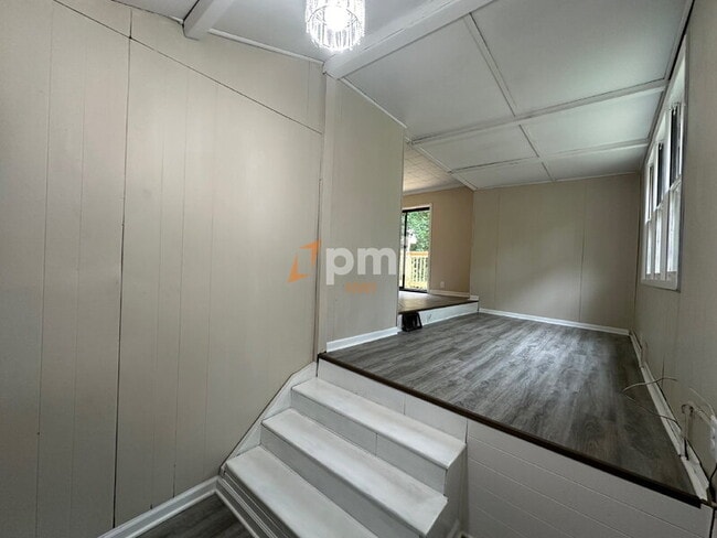 Foto del edificio - 3320 E Johns Ave