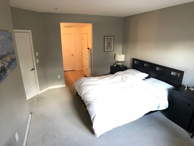 Foto del edificio - 401 Crescent Ct