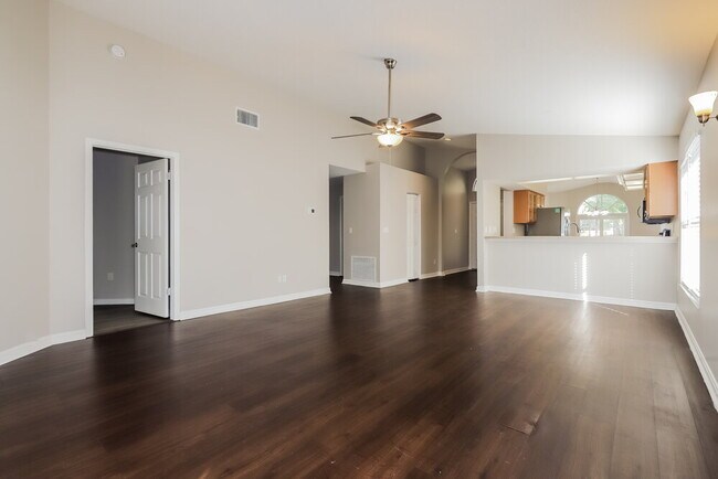 Foto del edificio - 2035 Attaway Dr