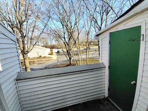 Building Photo - 600 Reusens Rd