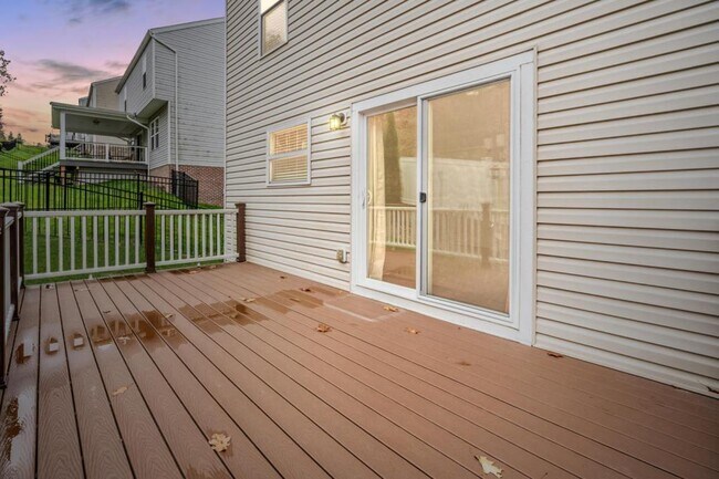 Foto del edificio - 263 Foxwood Rd