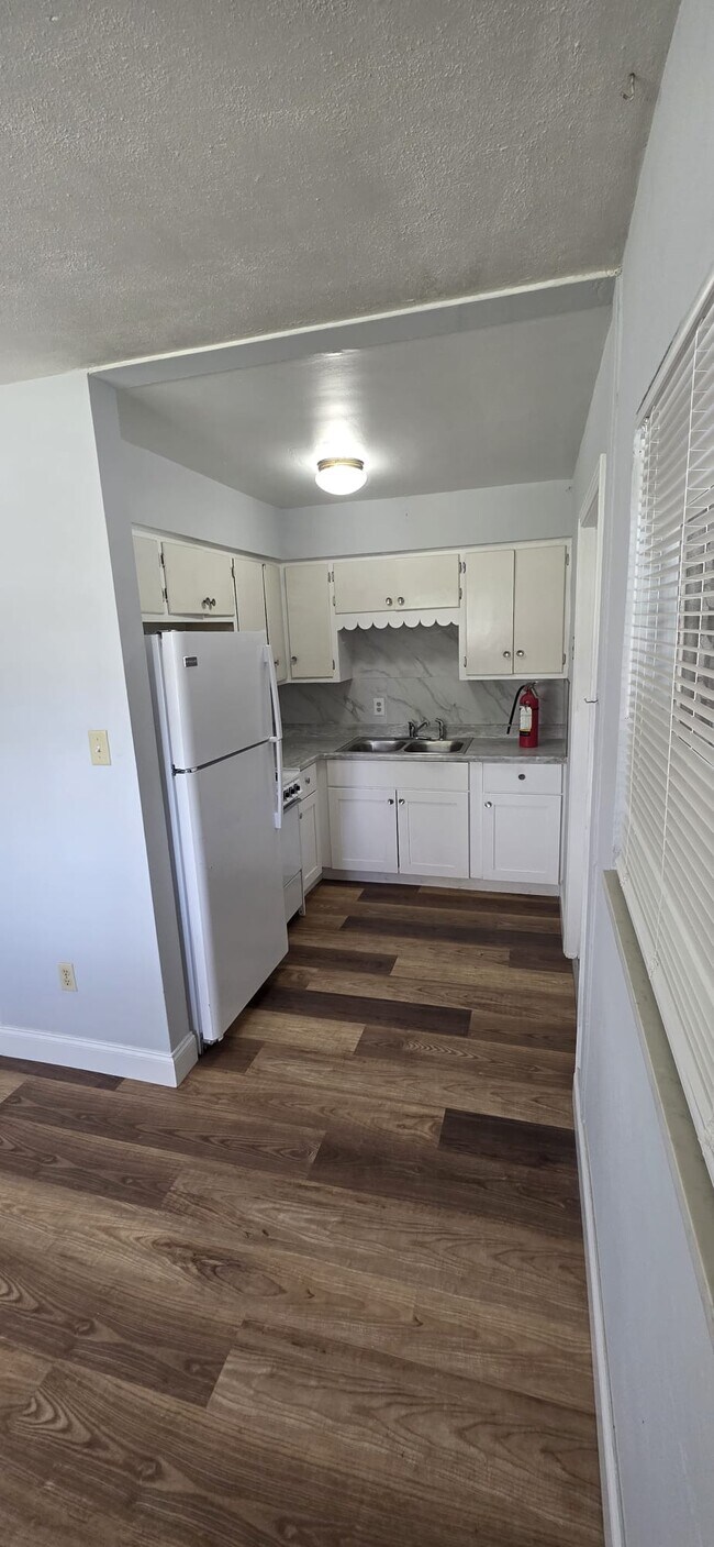 Foto del edificio - 2252 Maple Ave