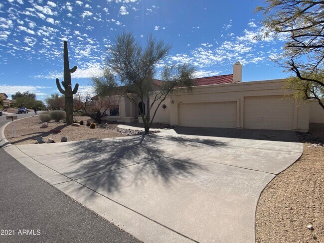 Building Photo - 15007 E Mustang Dr