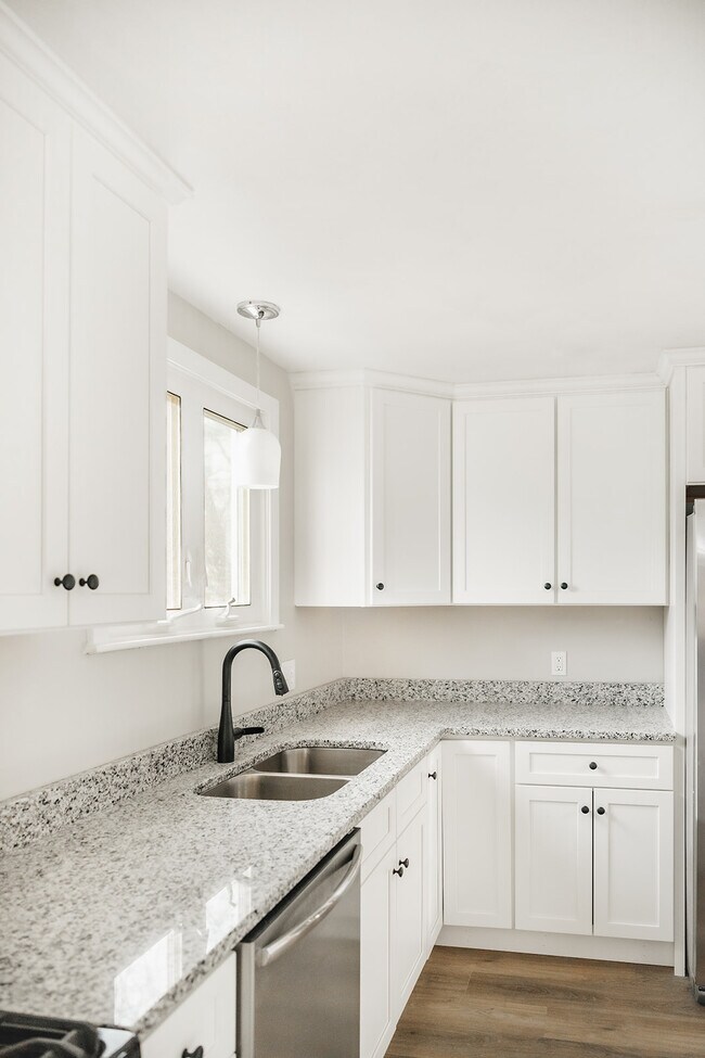 Building Photo - 71 2nd St