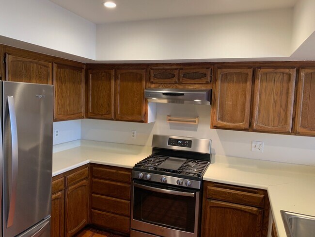 Kitchen - 5125 Harold Way