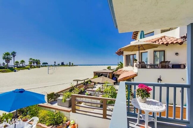 Building Photo - 2 br, 2 bath House - 2645 Ocean Front Walk