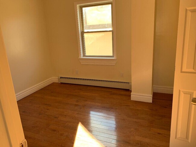 Building Photo - 2021 Lafayette Ave