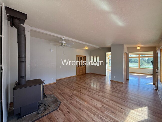 Foto del edificio - Country Living Retreat Near Cheney – Space, Privacy & Homestead Charm