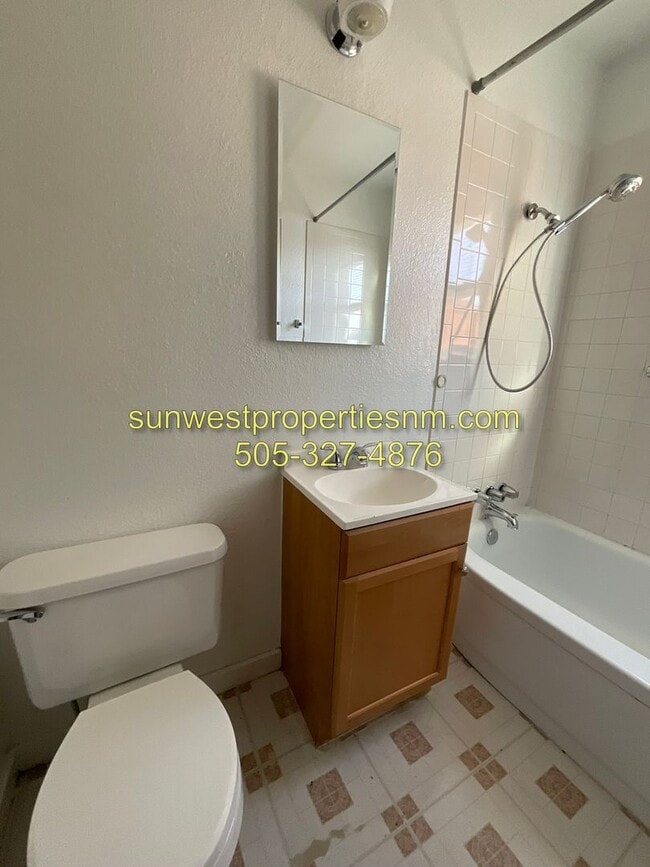 Foto del edificio - 1 Bed 1 Bath Apartment Home-ALL UTILITIES ...