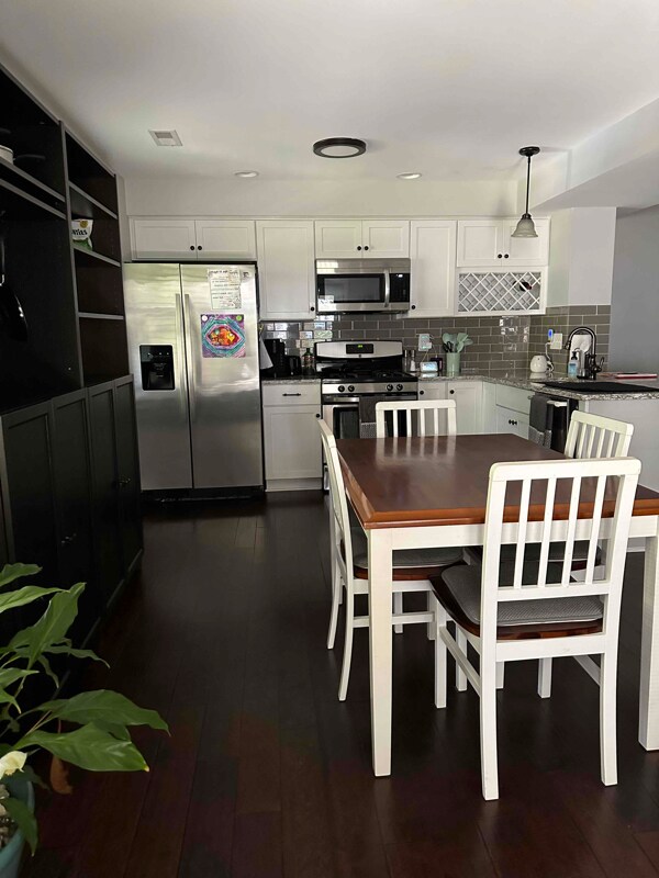 6 Lockwood Dr Unit 6 Lockwood Drive 1, Fredericksburg, VA 22405 Room