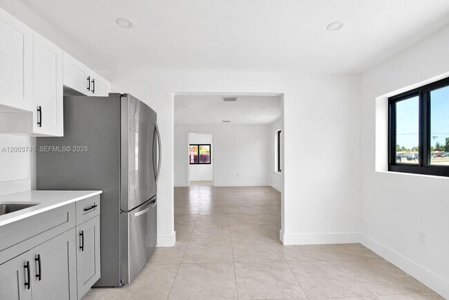 Foto del edificio - 1102 NW 103rd St