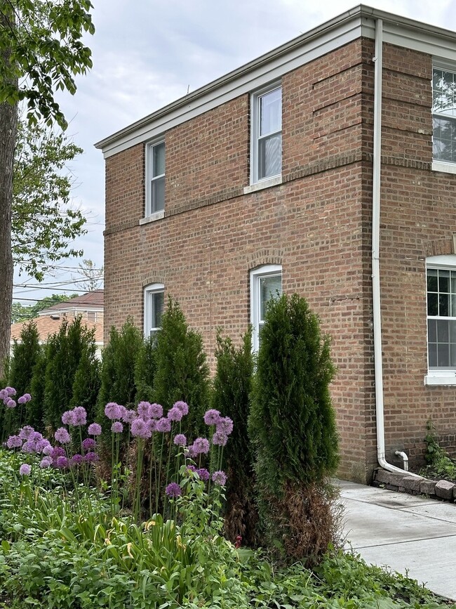 Building Photo - 8317 Monticello Ave
