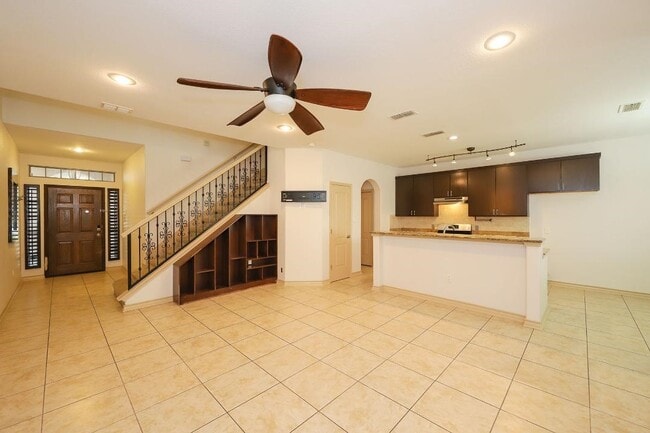 Building Photo - 9813 Sandhill Dr