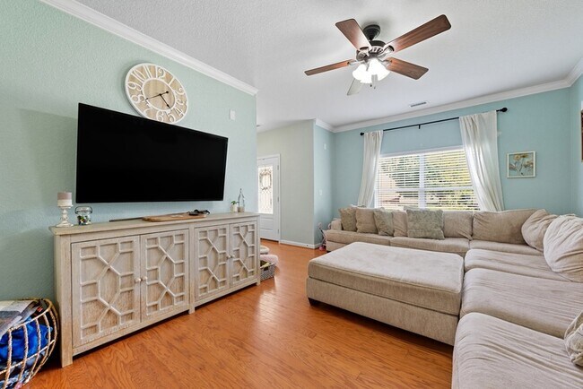 Foto del edificio - 432 Rose Garden Ln