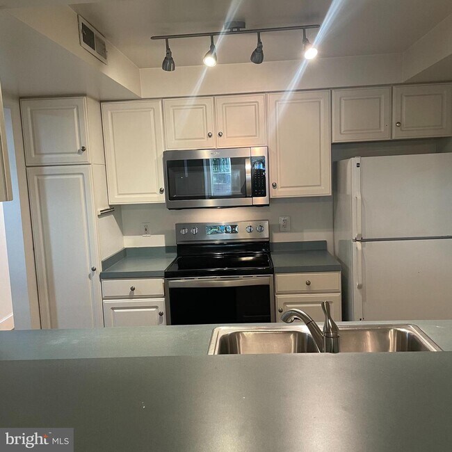 Foto del edificio - 1631 R St NW