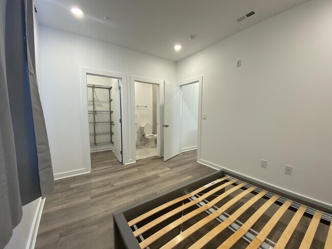 Building Photo - 317 N 41st St