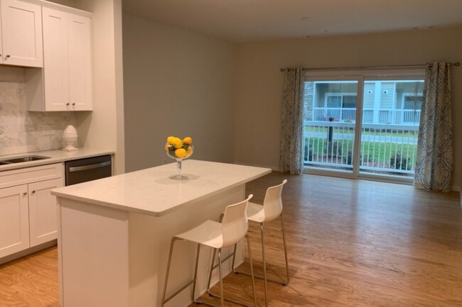 Kitchen/ Living room - 120 University Ave