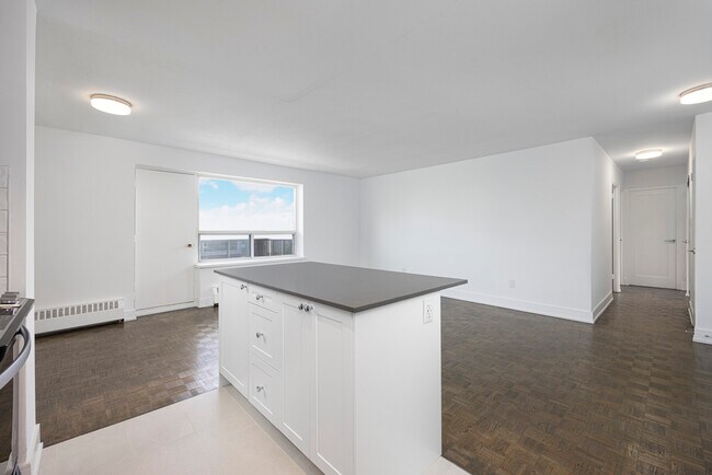 Photo du bâtiment - 95 Paisley Blvd West