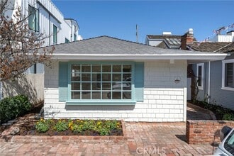 Building Photo - 122 Apolena Ave