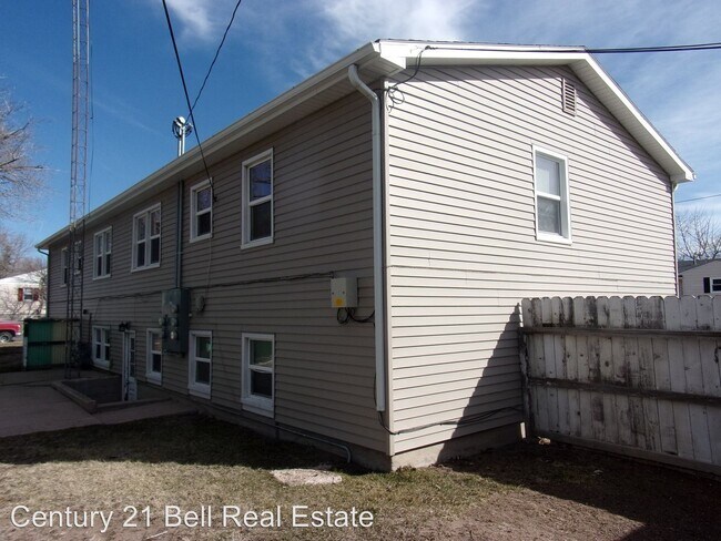 Building Photo - 914 Hot Springs Ave